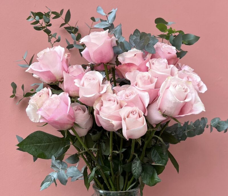 Weekly Luxury Rose Subscription - Image 3